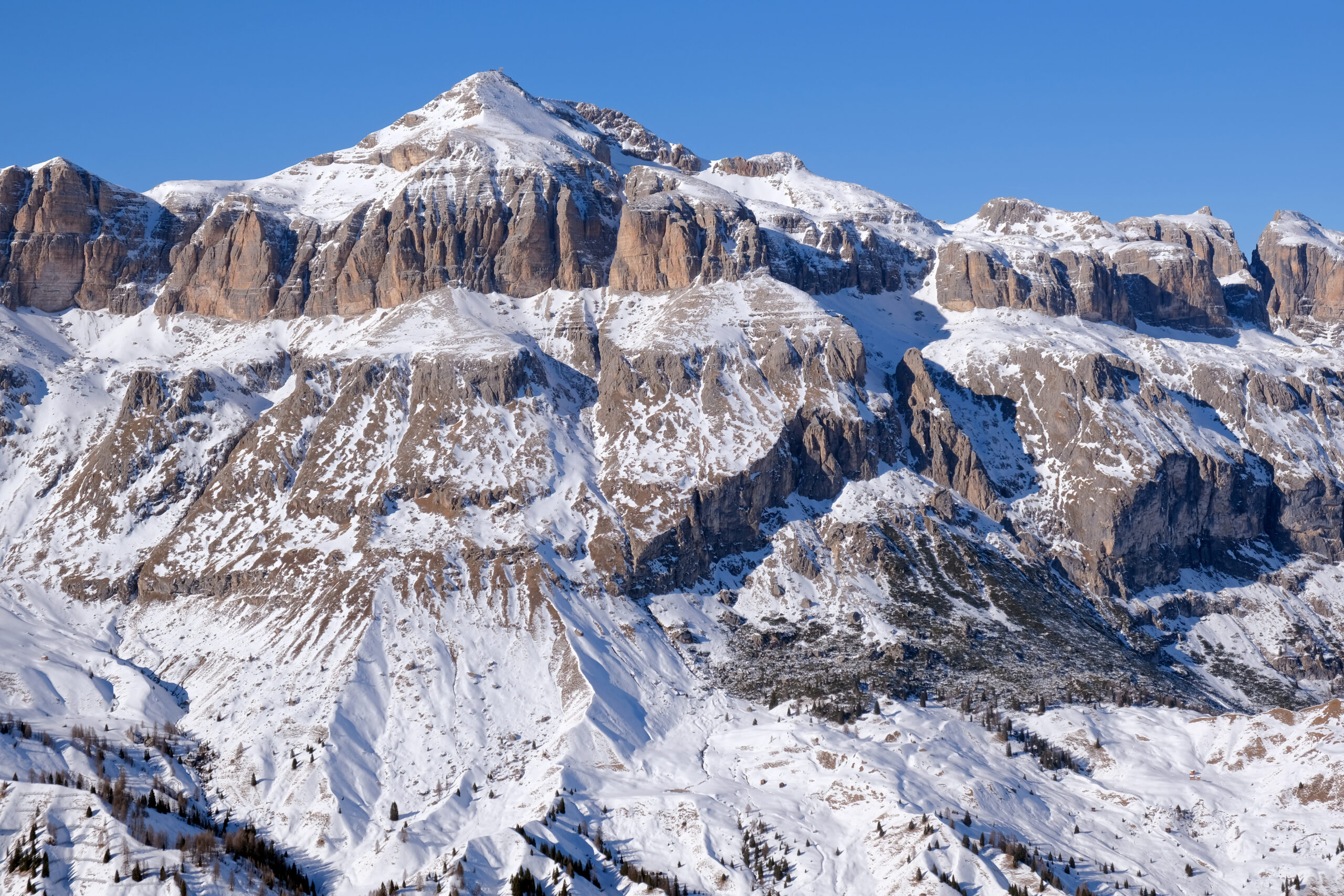 Piz Boè (3.152 m) iz Sass Pordoi 2026: popolni vodič, pot in nasveti