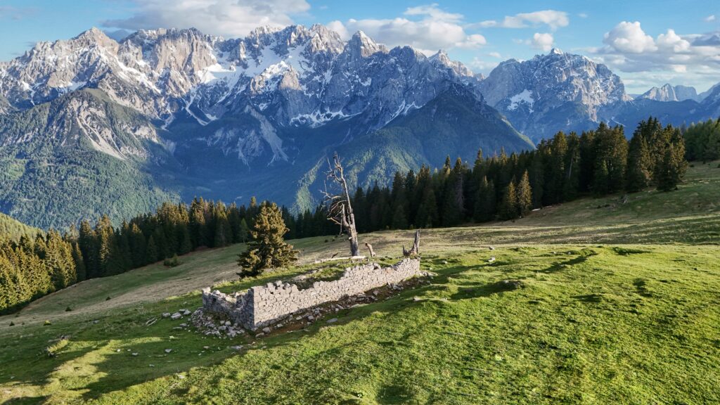 Vošca 1737 m - razgled Martuljška skupina Julijske Alpe Karavanke