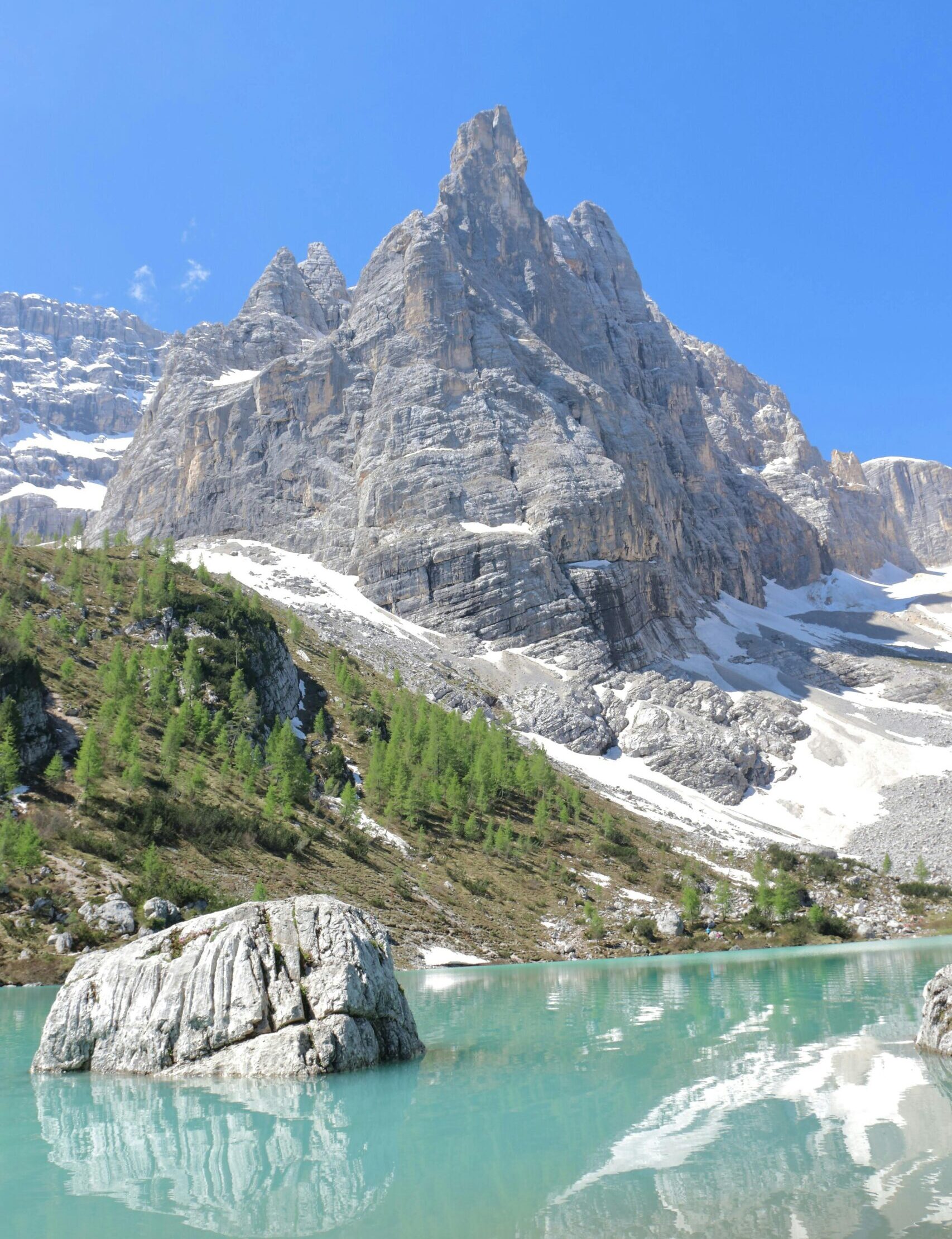 Lago di Sorapis – mlečno modro jezero in priljubljen pohod med najlepšimi kraji v Dolomitih