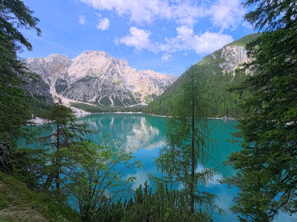 Lago di Braies razgled s pohodniške poti