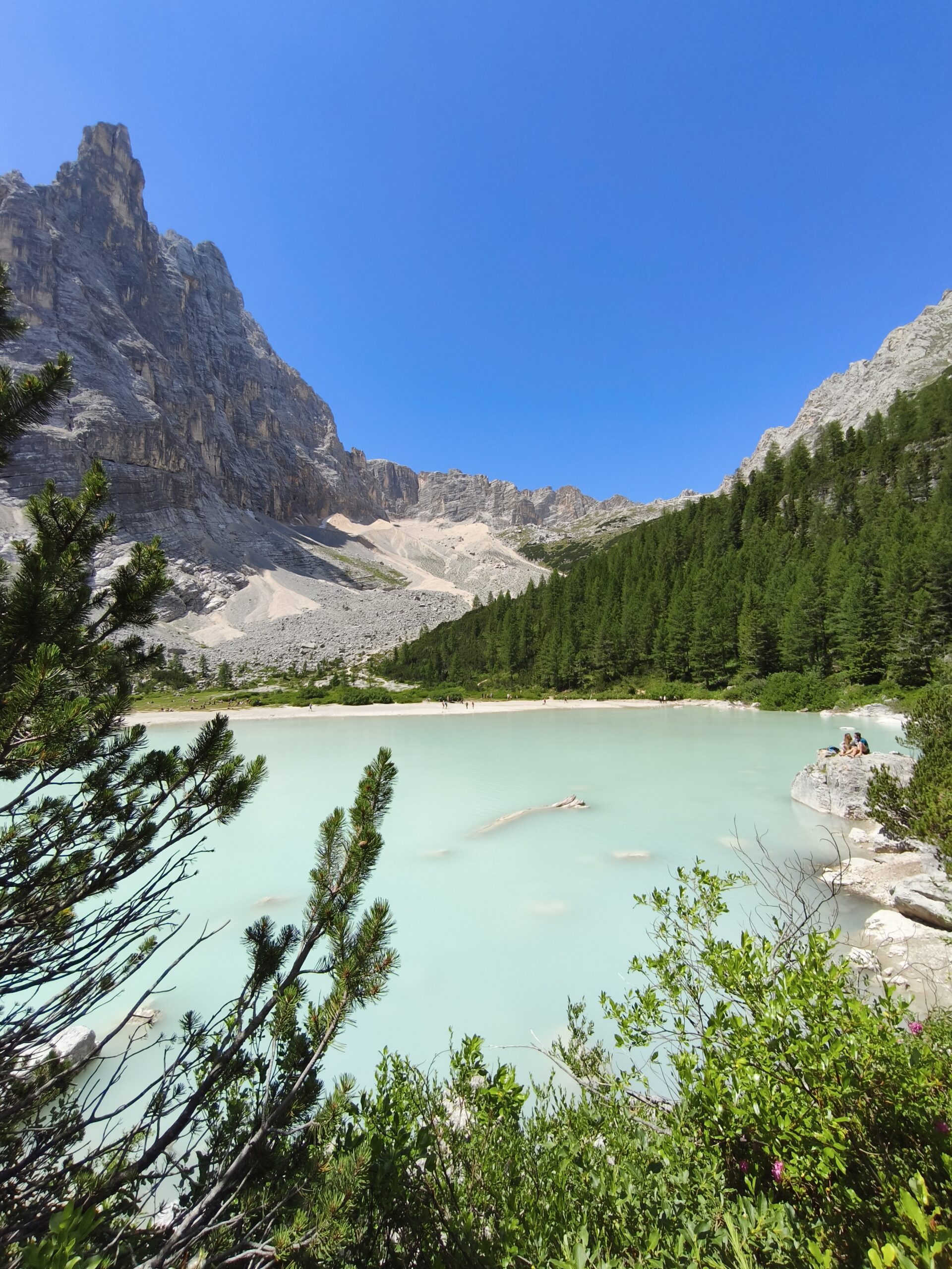 Lago di Sorapis v značilni turkizno modri barvi
